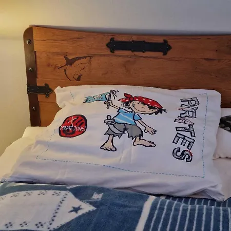 Nordseehaus Mit Piratennest Nordstrand