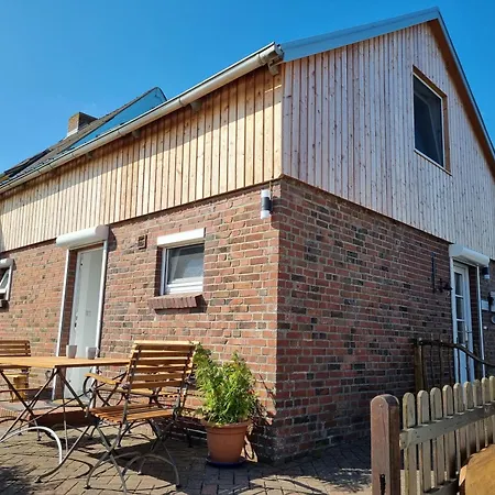 Nordseehaus Mit Piratennest Tatil Evi Nordstrand